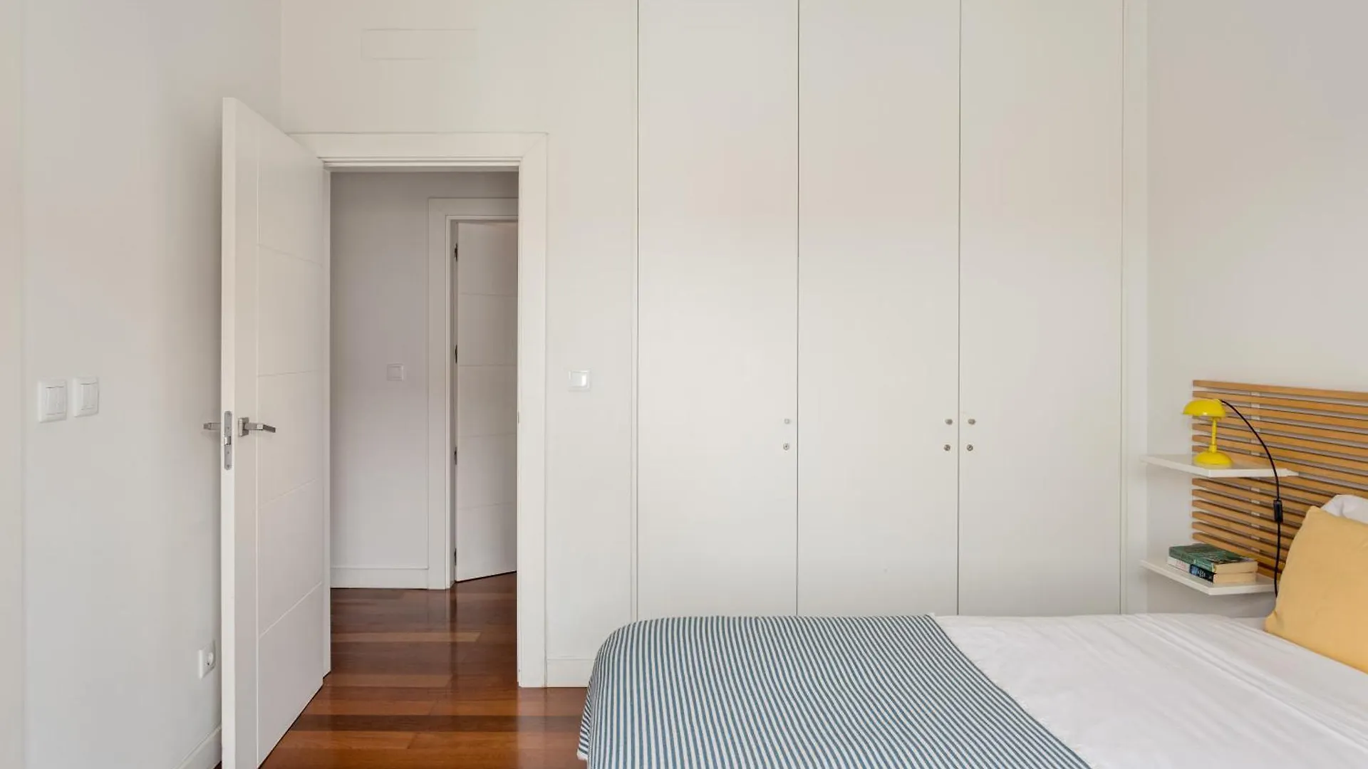 Joivy Modern Flat Near Estrela Garden Apartment Lisbon