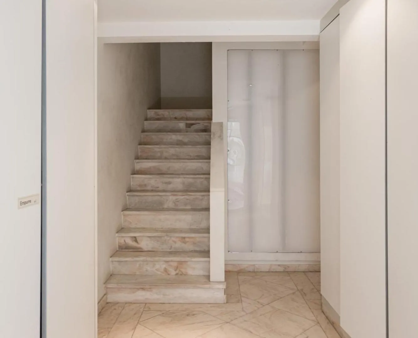 Joivy Modern Flat Near Estrela Garden Apartment Lisbon
