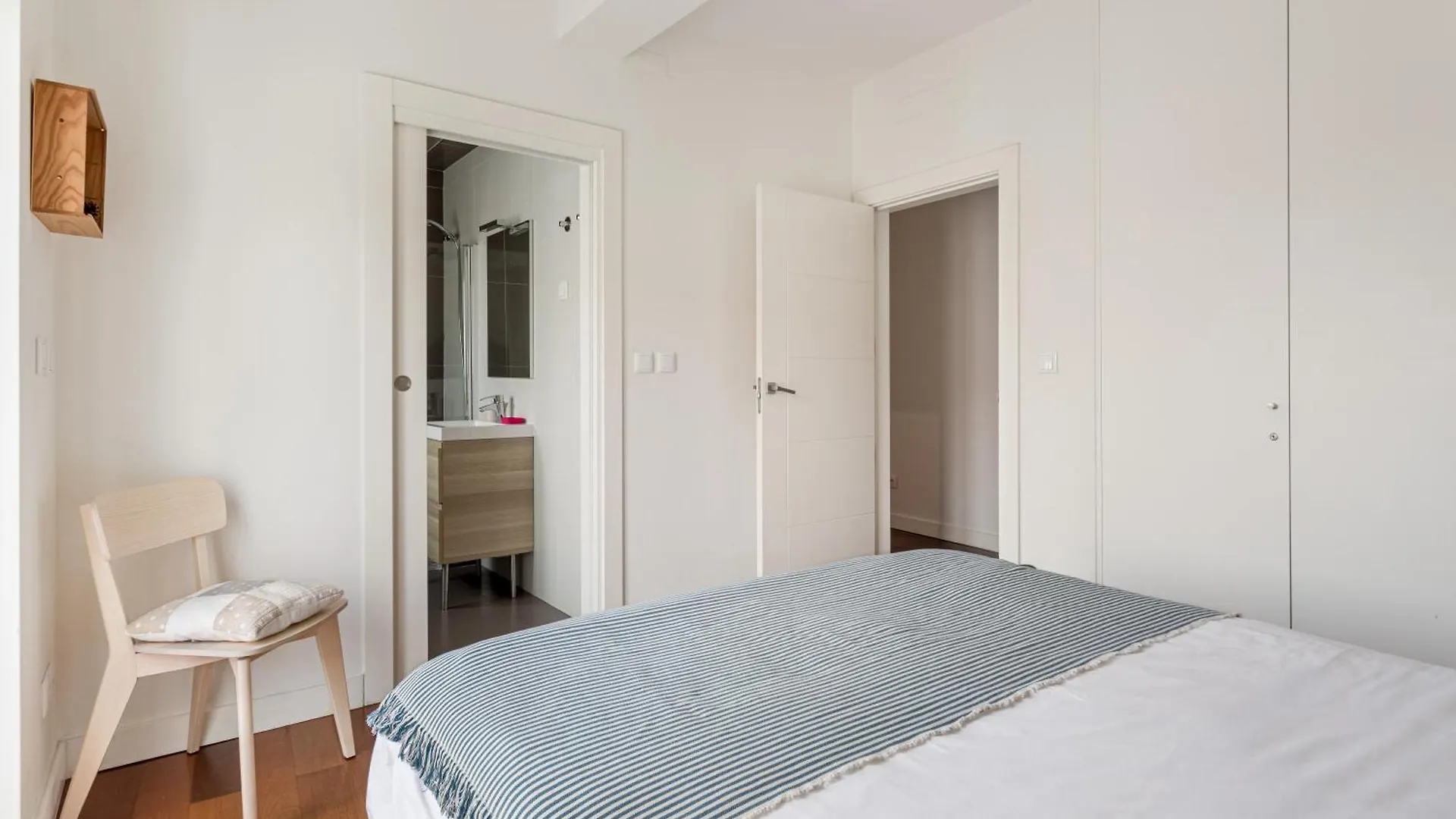 Joivy Modern Flat Near Estrela Garden Apartment Lisbon
