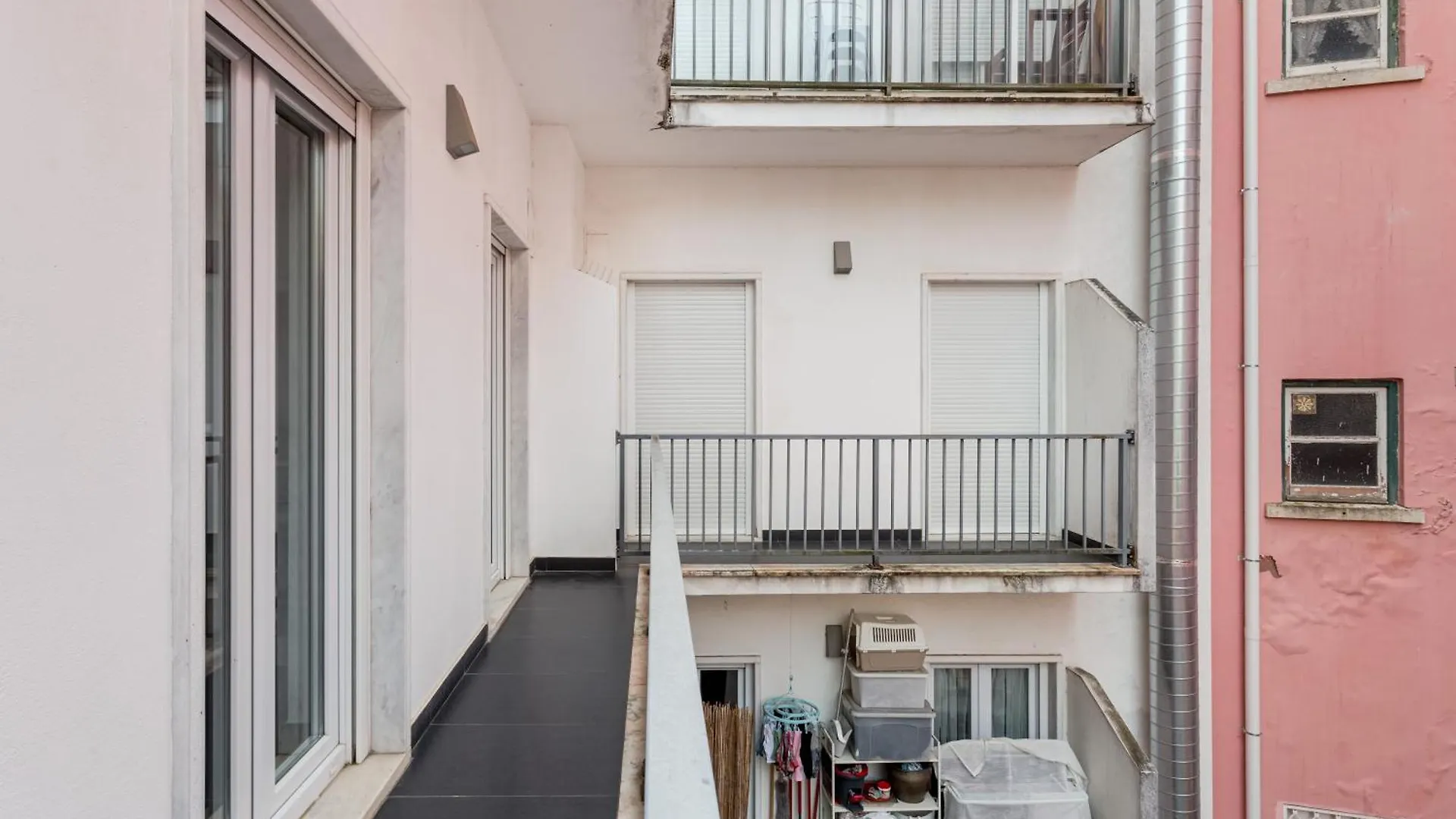 Joivy Modern Flat Near Estrela Garden Apartment Lisbon