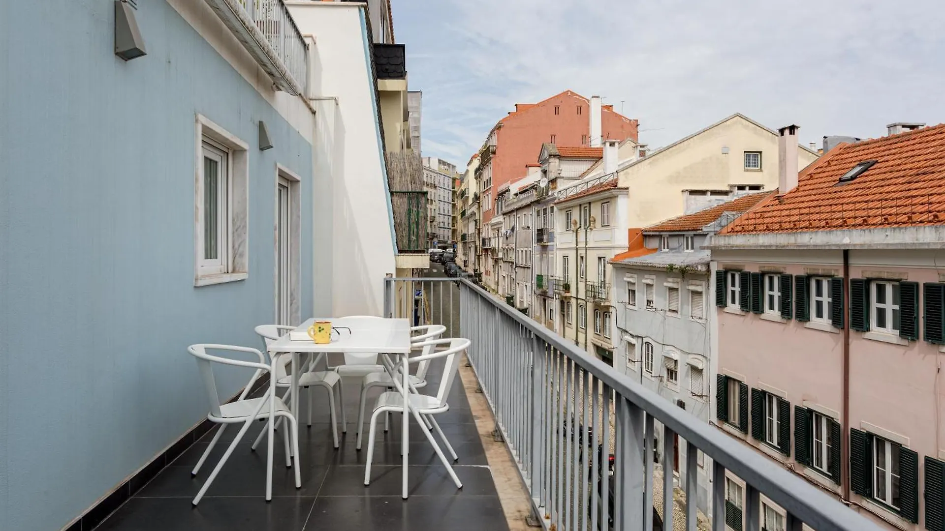 Joivy Modern Flat Near Estrela Garden Apartment Lisbon Portugal