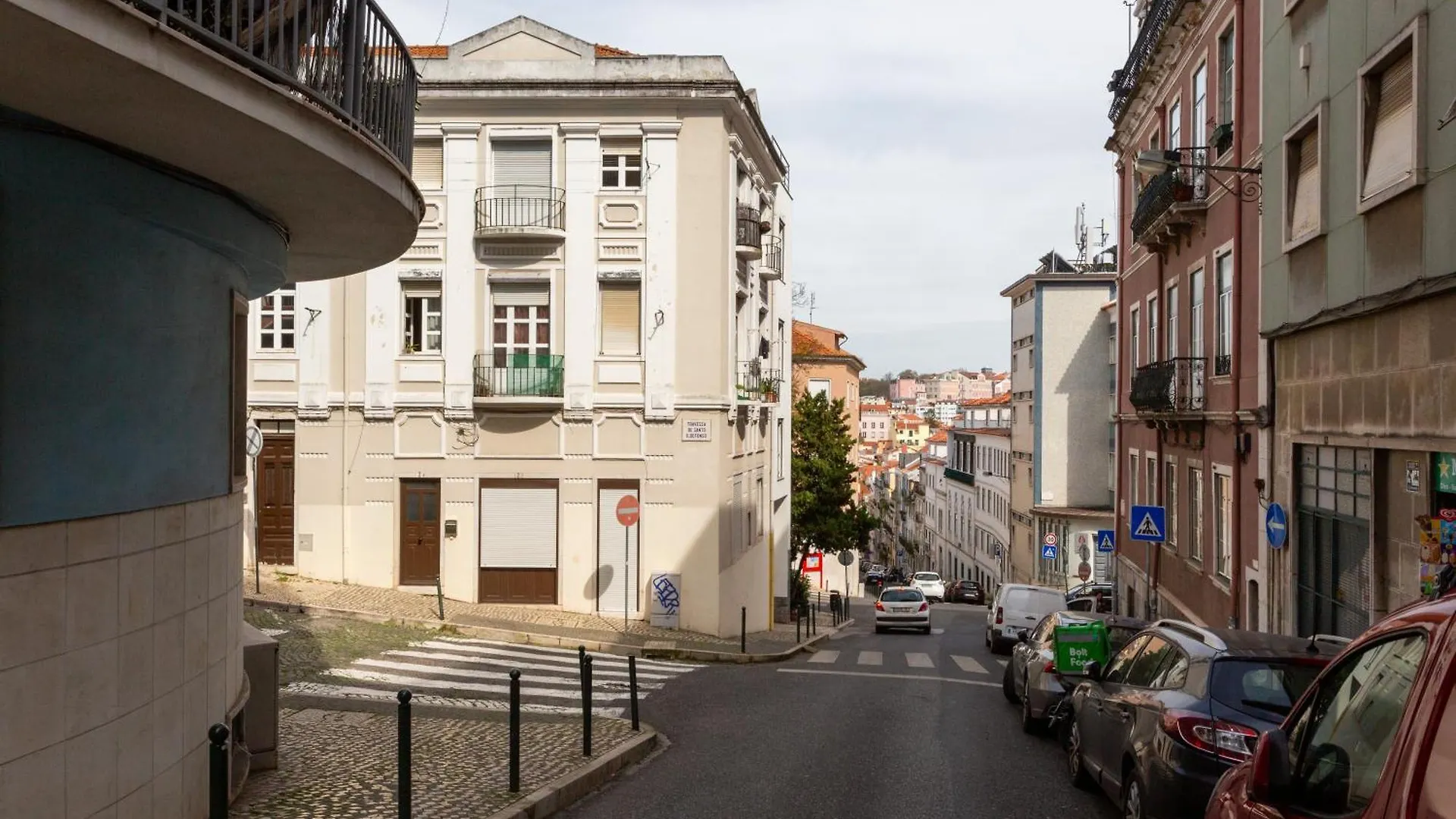 Joivy Modern Flat Near Estrela Garden Apartment Lisbon 0*,  Portugal